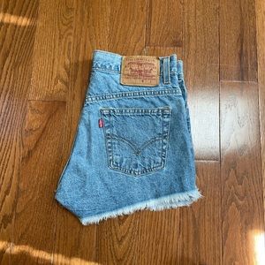 VINTAGE LEVI SHORTS